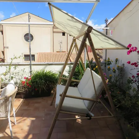 Sunny Loft With Terrace And Jacuzzi In The Centre