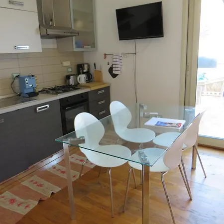 Apartment Sunny Loft With Terrace And Jacuzzi In The Centre