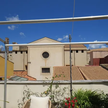 Apartment Sunny Loft With Terrace And Jacuzzi In The Centre